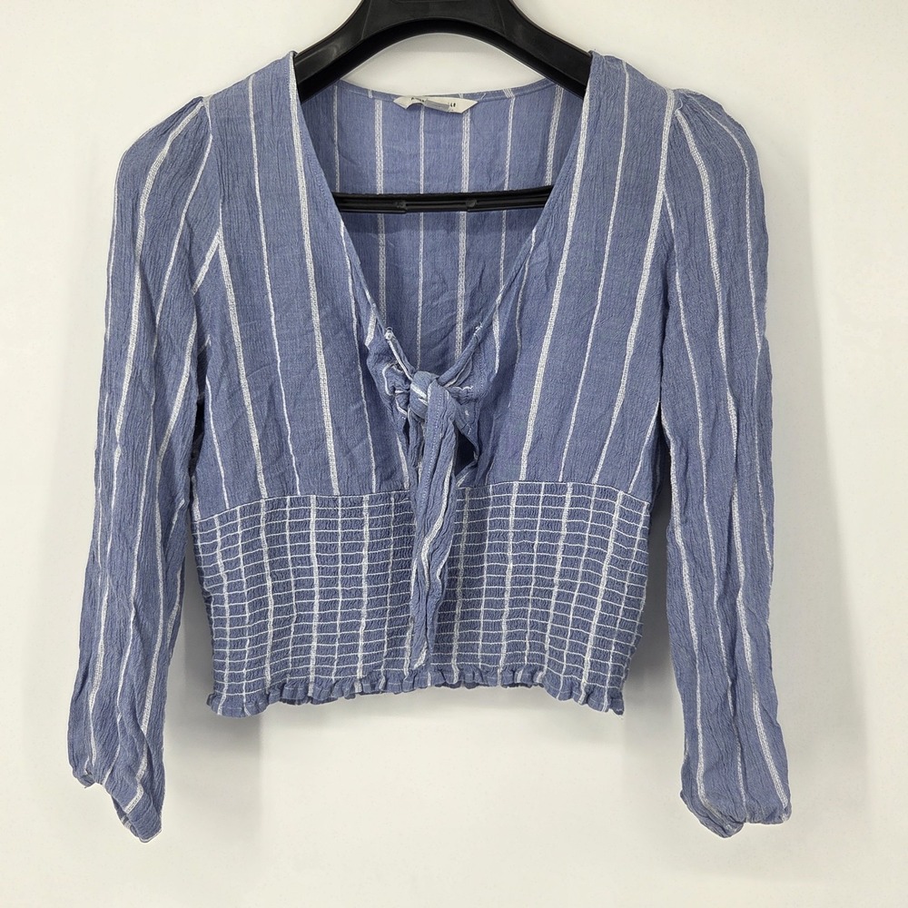 American Eagle Top Womens Size Large Blue White Striped Smocked Tie Front Crop‎